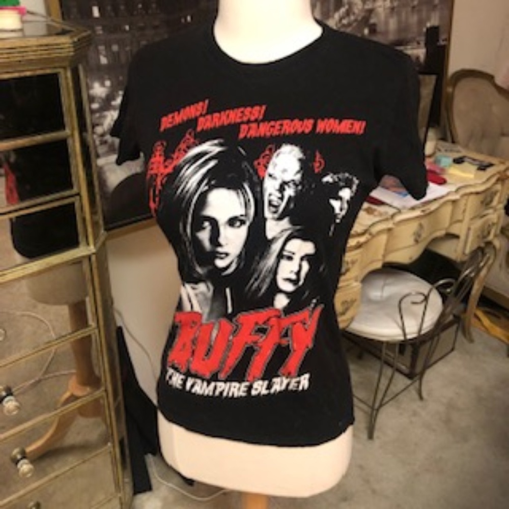 Graphic Buffy the vampire slayer  T Shirt